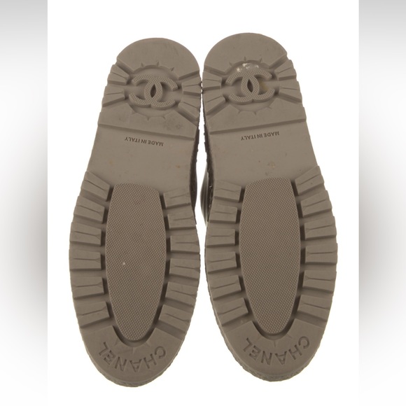 EUC Authentic 2021 Chanel Interlocking CC Logo Lace-up Combat Boots Ecru/Beige - Picture 3 of 7